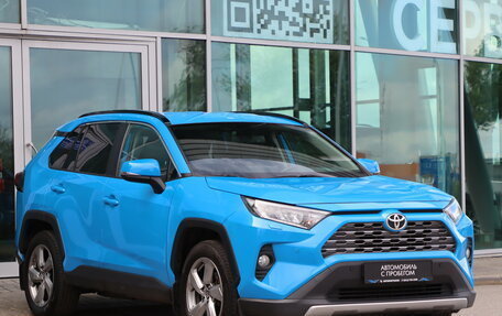 Toyota RAV4, 2021 год, 3 190 000 рублей, 3 фотография
