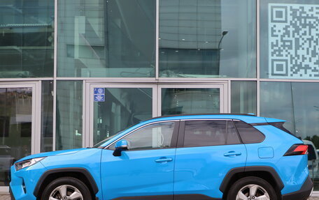 Toyota RAV4, 2021 год, 3 190 000 рублей, 8 фотография