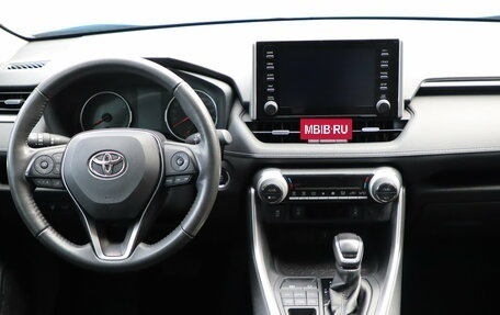 Toyota RAV4, 2021 год, 3 190 000 рублей, 11 фотография