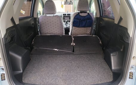 Toyota Ractis II, 2011 год, 890 000 рублей, 9 фотография