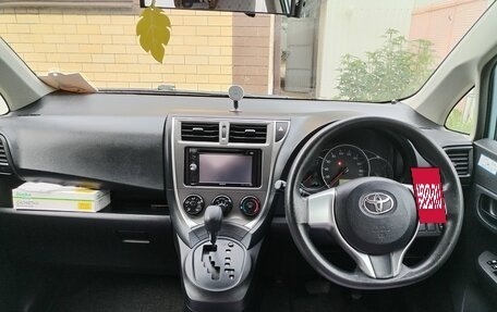 Toyota Ractis II, 2011 год, 890 000 рублей, 5 фотография