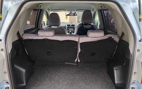Toyota Ractis II, 2011 год, 890 000 рублей, 10 фотография