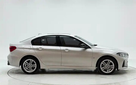 BMW 1 серия, 2022 год, 1 560 000 рублей, 5 фотография