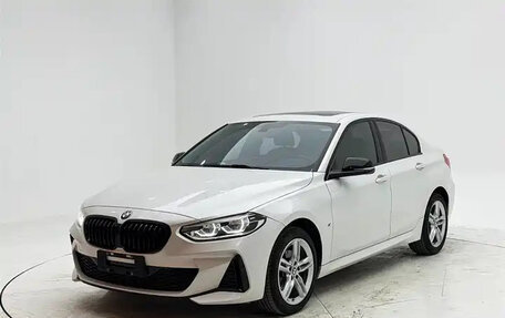 BMW 1 серия, 2022 год, 1 560 000 рублей, 2 фотография