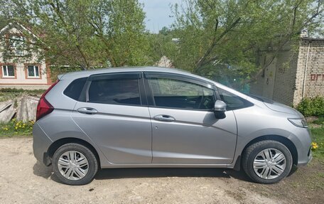 Honda Fit III, 2017 год, 900 000 рублей, 2 фотография