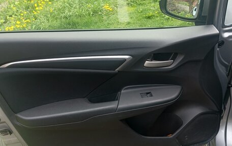 Honda Fit III, 2017 год, 900 000 рублей, 10 фотография