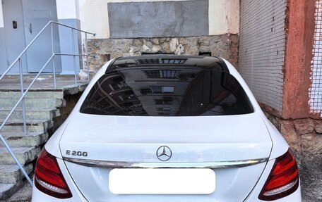 Mercedes-Benz E-Класс, 2018 год, 3 300 000 рублей, 5 фотография