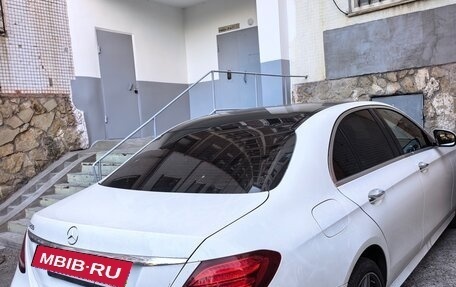 Mercedes-Benz E-Класс, 2018 год, 3 300 000 рублей, 6 фотография