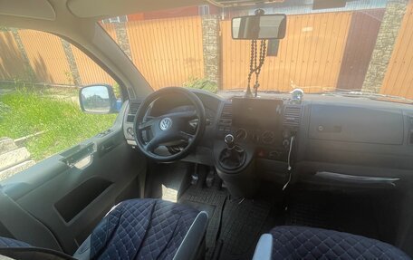 Volkswagen Transporter T5 рестайлинг, 2006 год, 850 000 рублей, 6 фотография