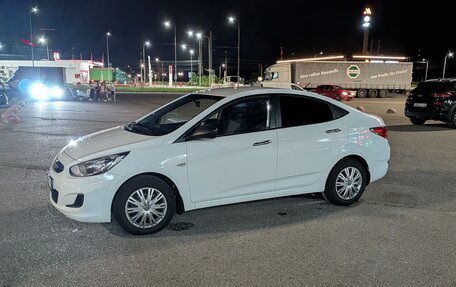 Hyundai Solaris II рестайлинг, 2012 год, 980 000 рублей, 4 фотография