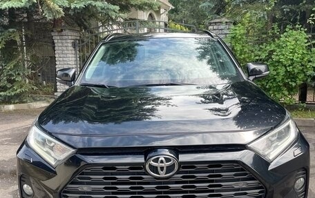 Toyota RAV4, 2021 год, 2 975 000 рублей, 1 фотография