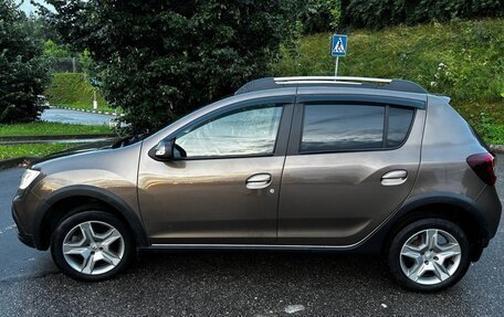 Renault Sandero II рестайлинг, 2020 год, 1 080 000 рублей, 2 фотография
