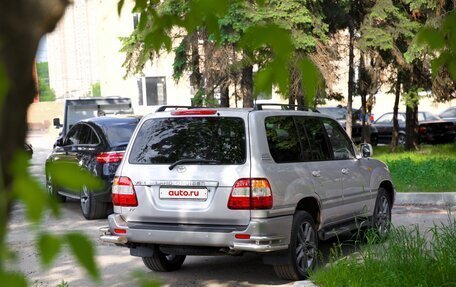 Toyota Land Cruiser 100 рестайлинг 2, 2004 год, 3 200 000 рублей, 4 фотография