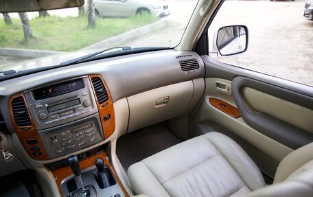 Toyota Land Cruiser 100 рестайлинг 2, 2004 год, 3 200 000 рублей, 13 фотография