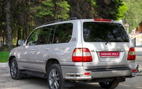 Toyota Land Cruiser 100 рестайлинг 2, 2004 год, 3 200 000 рублей, 6 фотография