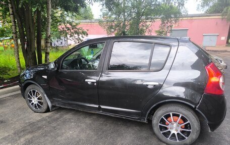 Renault Sandero I, 2010 год, 260 000 рублей, 2 фотография