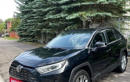 Toyota RAV4, 2021 год, 2 975 000 рублей, 5 фотография