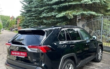 Toyota RAV4, 2021 год, 2 975 000 рублей, 6 фотография