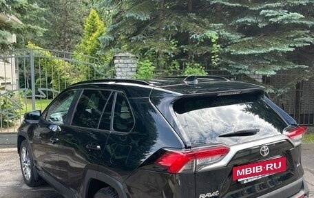 Toyota RAV4, 2021 год, 2 975 000 рублей, 3 фотография