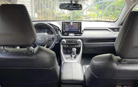 Toyota RAV4, 2021 год, 2 975 000 рублей, 8 фотография