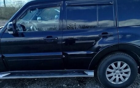 Mitsubishi Pajero IV, 2011 год, 1 800 000 рублей, 3 фотография