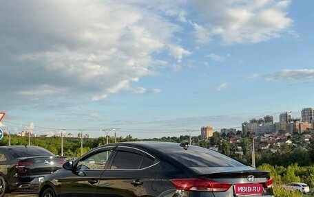 Hyundai Elantra VI рестайлинг, 2017 год, 1 000 000 рублей, 2 фотография