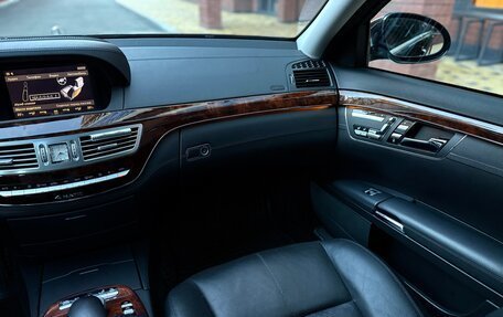 Mercedes-Benz S-Класс, 2006 год, 1 737 000 рублей, 37 фотография
