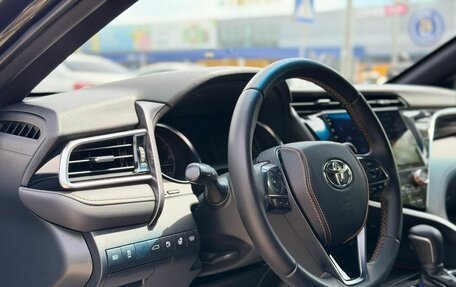 Toyota Camry, 2018 год, 2 690 000 рублей, 15 фотография