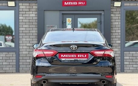 Toyota Camry, 2018 год, 2 690 000 рублей, 10 фотография