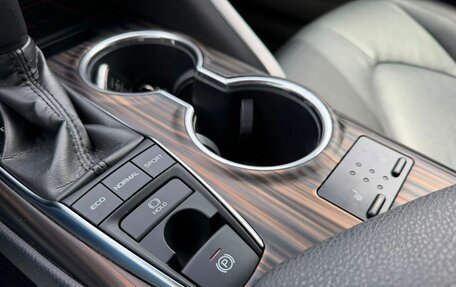 Toyota Camry, 2018 год, 2 690 000 рублей, 21 фотография