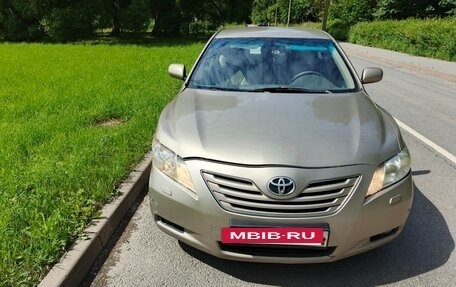 Toyota Camry, 2008 год, 750 000 рублей, 2 фотография