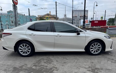Toyota Camry, 2021 год, 2 750 000 рублей, 4 фотография