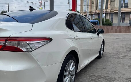 Toyota Camry, 2021 год, 2 750 000 рублей, 3 фотография