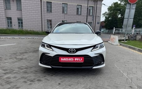 Toyota Camry, 2021 год, 2 750 000 рублей, 6 фотография