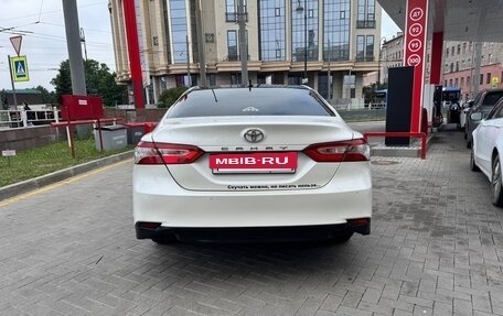 Toyota Camry, 2021 год, 2 750 000 рублей, 8 фотография