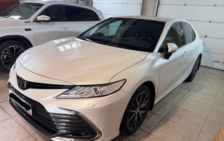 Toyota Camry, 2021 год, 3 075 000 рублей, 2 фотография