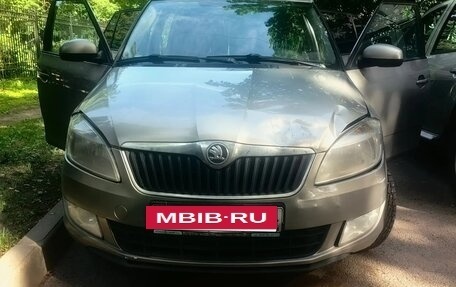 Skoda Fabia II, 2013 год, 350 000 рублей, 2 фотография