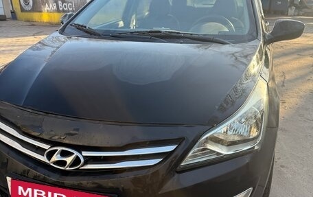 Hyundai Solaris II рестайлинг, 2015 год, 610 000 рублей, 2 фотография