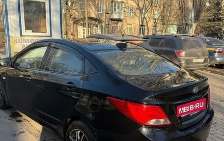 Hyundai Solaris II рестайлинг, 2015 год, 610 000 рублей, 3 фотография