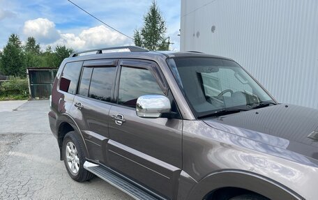 Mitsubishi Pajero IV, 2011 год, 2 000 000 рублей, 2 фотография