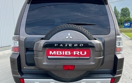 Mitsubishi Pajero IV, 2011 год, 2 000 000 рублей, 10 фотография