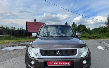 Mitsubishi Pajero IV, 2011 год, 2 000 000 рублей, 11 фотография