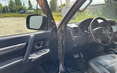 Mitsubishi Pajero IV, 2011 год, 2 000 000 рублей, 26 фотография