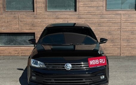 Volkswagen Jetta VI, 2017 год, 1 520 000 рублей, 2 фотография