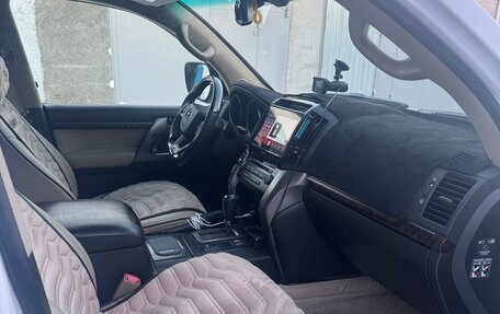 Toyota Land Cruiser 200, 2010 год, 3 800 000 рублей, 7 фотография