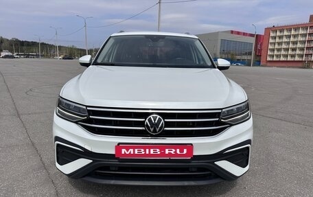 Volkswagen Tiguan II, 2023 год, 3 490 000 рублей, 2 фотография