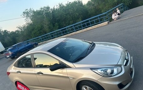 Hyundai Solaris II рестайлинг, 2013 год, 780 000 рублей, 2 фотография