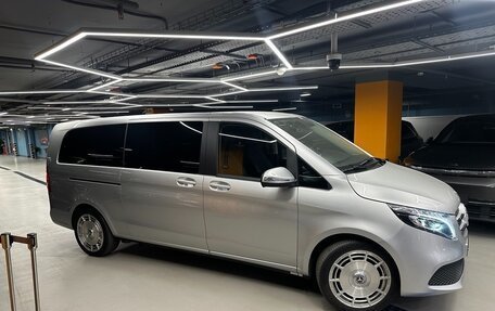 Mercedes-Benz V-Класс, 2020 год, 6 450 000 рублей, 3 фотография