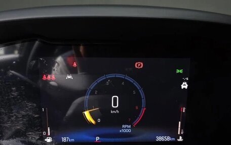 Chevrolet Trax, 2023 год, 1 770 000 рублей, 12 фотография