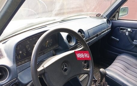 Mercedes-Benz W123, 1982 год, 100 000 рублей, 4 фотография